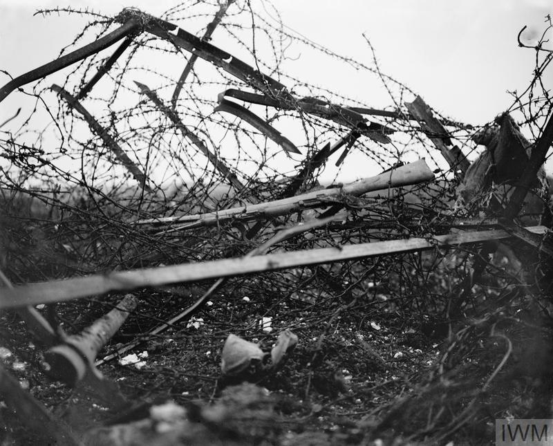 German barbed wire entanglement © IWM (Q 4593)