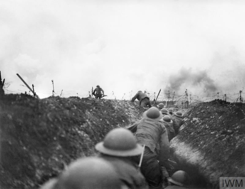 Soldiers leaving a sap trench © IWM (Q 5100)