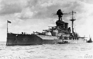 Battleship HMS Valiant. E. Hopkins. © IWM (Q 75203)
